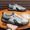 Zapatos de Hombre de Media Pierna Verano 2025 Ropa Exterior de Malla Transpirable Zapatos Casuales Perezosos de Una Pierna Punta-Punta Sin Tacón Zapatos de Hombre