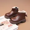 Botas Martin para Meninas 2025 Inverno Novo Sapatos Infantis Sapatos de Princesa para Menininhas Botas de Couro Duas-Algodão Mais Veludo Botas de Tornozelo