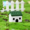 Micropaisaje de musgo, decoración de casas pequeñas rojas y verdes, artesanías de resina, adornos pequeños