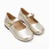 Sapatos de Princesa para Meninas 2026 Primavera Novo Estilo Sapatos Rasos de Couro para Crianças Sapatilhas de Cor Pura para Bebês Sapatos Rasos de Bico Quadrado