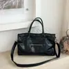 Bolsa retro de couro oleado de grande capacidade para mulheres, novo estilo 2026, bolsa de ombro de grande capacidade para o dia a dia, bolsa transversal e bolsa Boston