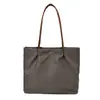 Bolsa Tote Casual Simples para o Dia a Dia de Mulheres 2025 Outono Nova Nylon Nicho Leve Tendência Bolsa de Ombro Único Axila