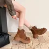 Botas Martin de Trabalho com Cadarço e Fivela Moda Feminina 2026 Outono/Inverno Novas Versáteis Confortáveis Sola Grossa Aumenta Altura Botas de Moda