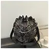 Bolso de mujer con estampado de leopardo 2024 portátil coreano tipo cubo para mujer bolsa de almacenamiento para mujer bolso cruzado para mujer venta al por mayor