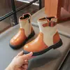 Botas elegantes y de moda hasta la pantorrilla para niñas, nueva colección de otoño 2026, botines de estilo retro, botas estilo Dr. Martens inspiradas en la pradera de Xinjiang