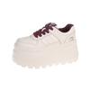 Zapatos de suela gruesa de 8 cm con aumento de altura, zapatos blancos de cuero para mujer, primavera 2025, nuevos zapatos de plataforma combinables, zapatos casuales y cómodos de tabla.