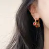 Estilo Étnico Color Rojo Contrastante Otoño e Invierno Circonita Diseño Hecho a Mano Borla de Perlas de Alta Gama Pendientes para Mujer Nuevo Estilo Caliente