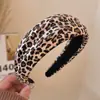 Colección de Diademas Anchas con Estampado de Leopardo Color Café Maillard para Mujeres con Presión Craneal Alta, Elegantes Pasadores Antideslizantes y Accesorios para el Cabello