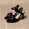 Sandálias de Salto Bloco Boca de Peixe Pretas Femininas Verão Novo Tira Única Francesa Salto Alto Emagrecedoras Versáteis Modernas Sandálias de Exterior Chinelos