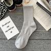 Meias Zhuji Meias Masculinas Outono e Inverno Meias Esportivas de Meia-Panturrilha Preto e Branco Meias Longas Desodorantes Absorventes de Suor Respiráveis Meias Esportivas da Moda para Homens