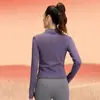Nova jaqueta de ioga justa com forro de fleece espesso para outono e inverno, blusa casual quente de manga comprida para mulheres, casaco esportivo justo com gola alta