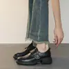 Sapatos Pequenos de Couro Estilo Britânico Retrô para Mulheres 2025 Outono Novo Mocassins de Solado Grosso Bico Redondo com Saltos Grossos e Fechos de Velcro