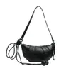 Bolso de axila de moda y chic estilo francés, bolso de cuerno elegante y único, nuevo modelo 2026, alto valor estético, bolso de mano simple y casual para mujer