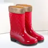 Botas de lluvia Mujer Media pantorrilla Cuatro estaciones botas de lluvia de trabajo algodón cálido cocina base gruesa resistente al desgaste botas de agua antideslizantes zapatos de agua mujer