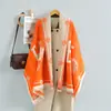 Bufanda de Imitación Cachemir Estilo Tweed con Camelia para Mujer en Otoño e Invierno Nueva Elegante Versátil Decorativa Engrosada Cálida Chal Largo