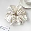 Goma de pelo scrunchie de satén perlado con lunares, dulce y única, para mujer, accesorio de pelo de alta gama, goma para coleta baja, cuerda para el pelo versátil y elegante