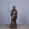 Estatuas de cobre puro de cuatro médicos de renombre: Hua Tuo, Sun Simiao, Li Shizhen y Bian Que, cada uno representado con una expresión digna y solemne
