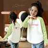 Nova Camiseta de Manga Longa Color Block Estilo Coreano para Meninas, Base para Primavera e Outono, Top Elegante de Outono Slim Fit para Crianças