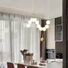 Lámpara colgante minimalista francesa con forma de frijol curvado, decoración de bola blanca lechosa de moda, lámpara colgante lineal larga para mesa de isla de comedor