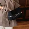 Exquisito Bolso de Moda Gran Capacidad Hombro Retro Cruzado Bolso de Mujer Estilo Japonés Gamuza Pelusa Un Solo Hombro Nuevo Coreano Otoño 2026