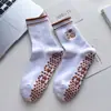 Calcetines de Yoga de Dibujos Animados para Mujer, Calcetines Blancos de Media Pantorrilla, Calcetines Deportivos Antideslizantes Profesionales para Pilates y Fitness para Mujer, Zhuji
