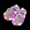 Zapatillas Luminosas de Celebridad Cibernética para Niños Ropa de Verano de Moda para Niñas Zapatos de Una Tira de Suela Suave Tiendas Zapatos Antideslizantes Lindos para Bebé Niña