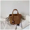 Bolsa Pequeña de Mano para Comercio Electrónico Transfronterizo Nueva Moda Retro para Mujer Bolso Cubo de Alto Valor Nicho Bolso Bandolera Cruzado de Hombro Tendencia