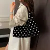 Bolsa Tiracolo com Rebite Transfronteiriça para Mulheres 2026 Nova Tendência Estilo Motociclista Bolsa Tote Moderna de Grande Capacidade Bolsa de Mão Bolsa de Ombro