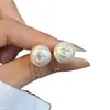 Pendientes de gato KT de perla grande estilo minimalista de lujo ligero, nuevo modelo 2026, pendientes geométricos versátiles de alta gama simples para mujer