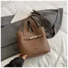 Bolso Retro de Cesta de Verduras de Mano para Mujer 2025 Nuevo de Moda Tendencia Estilo Coreano Bolso Cubo Versátil Bolso de Hombro Cruzado