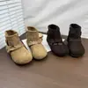 Vestido de estilo retro para niña. Botas Martens Colección Otoño/Invierno 2026 Botas de Mezclilla Cómodas de Suela Suave para Niños Mayores Botines Cortos con Hebilla de Cuero