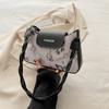 Bolso Guofeng de estilo coreano para mujer, pequeño, con contraste de colores, estilo bandolera de mariposa, moderno, para el hombro, para verano, 2024