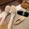 Novos sapatos slip-on com enfeites de strass 2026, mocassins femininos de bico fino, calçados de pelúcia para uso externo outono e inverno, sapatos de algodão com forro de fleece