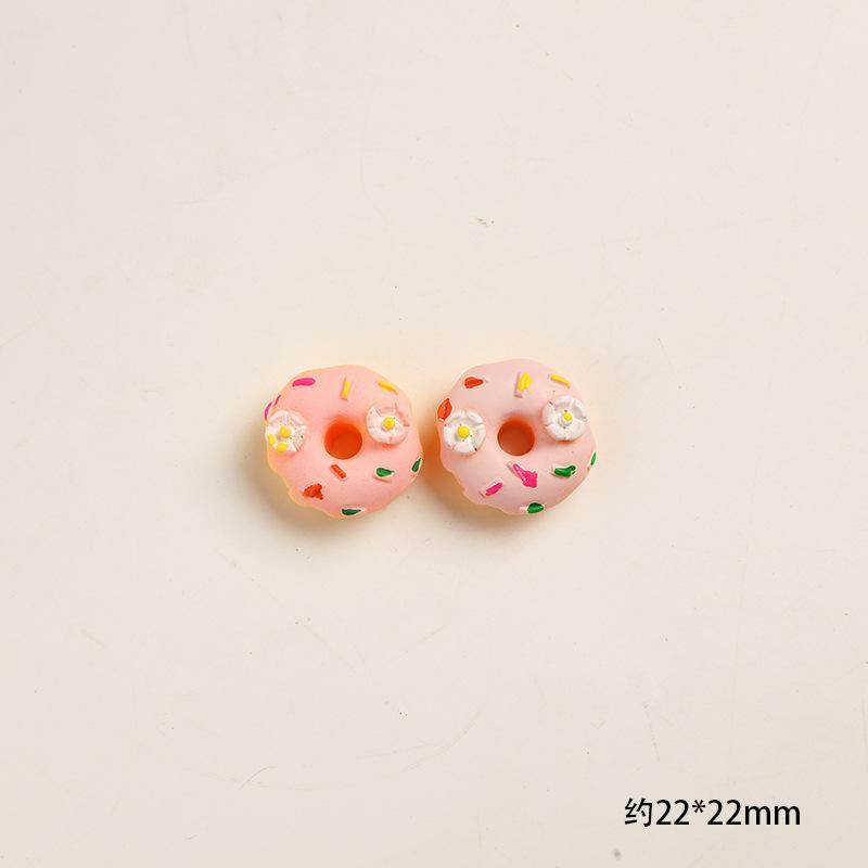 SKU-03-白花朵甜甜圈 1个