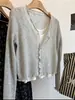 Cardigan de Malha de Seda Gelada com Gola V e Babados, Feito Sob Medida de Fábrica, Proteção Solar para Mulheres, Peça de Roupa de Verão para Combinar com Saias, Jaqueta Fina Curta