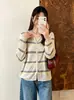 Cardigã de tricô listrado com decote V para mulheres plus size, estilo outono 2026, estilo fino e suave, jaqueta afunilada para mulheres plus size