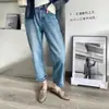 Estos mocasines de piel son increíblemente cómodos. Presentan una hebilla de estilo francés, una puntera cuadrada retro y una suela plana, lo que facilita ponérselos y quitárselos.. Son perfectos para el uso diario