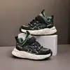 Tênis Esportivo Masculino Atacado 2026 Outono e Inverno Novo Estilo Forrado com Lã Tênis Estilo Pai Infantil Tênis Casuais para Meninos Pequenos Sola Macia