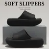 Pantuflas gruesas con plataforma para mujer que aumentan la altura, modelo nuevo 2026, antideslizantes para el hogar, cómodas para caminar, versátiles para mujeres bajitas, adecuadas para usar en exteriores