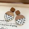 Pendientes de Ganchos para Orejas con Colgante Redondo Geométrico de Ratán y Cuentas de Madera Aguja Plateada Estilo Étnico Vintage Accesorios Únicos para Orejas Sensación de Gama Alta de Nicho