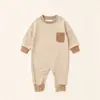 Suministro exclusivo transfronterizo Otoño/Invierno 2026 Sudadera con capucha de algodón tipo rizo para bebé Mono de manga larga Bloque de color para niños Ropa exterior elegante Body