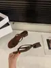 Sandalias Pequeñas de Tacón Grueso con Tira de Dedo Francesas para Mujer para Usar Afuera Verano 2025 Correas Finas Trenzadas con Falda Sandalias Plateadas