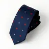 Accesorios para Traje Formal de Negocios para Hombre Set de Tres Piezas Corbata Pajarita Pañuelo de Bolsillo Rojo con Puntos de Polka Atado a Mano En Stock Venta al por Mayor