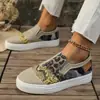 Nova coleção de primavera de sapatos de lona para exportação: Tênis casuais de lona, bico redondo, cor sólida, salto baixo, cano baixo, color block, para mulheres, disponíveis em estoque
