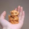 Talla de madera de Thuja, piezas manuales, Rui Beast Kirin, adornos creativos para el hogar, artesanías de madera, Wen Play Xiang Rui, lugar escénico, regalos