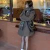 Traje corto acolchado grueso gris oscuro Ropa exterior de lana para mujer en otoño e invierno Nuevo estilo Ropa exterior de lana para un look estilizado