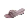 Sandalias planas de malla dulce y delicadas con lazo para mujer, tacón de cuña de verano 2026, antideslizantes, versátiles, sandalias elegantes de estilo de hadas