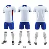 Novo conjunto de uniforme de futebol de verão para jogos de futebol, adequado para adultos e crianças, personalizável com números, jersey de manga curta de secagem rápida para equipe