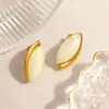 Pendientes Transfronterizos de Acero Inoxidable Estilo Maillard con Forma de Grano de Arroz, Incrustación de Resina Marrón Ámbar y Chapado en Oro Real de 18K
