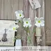 Ramo falso de simulación de color blanco terminado con flores de seda artificial para boda, fila de flores de plástico, arreglo de boda de alta calidad